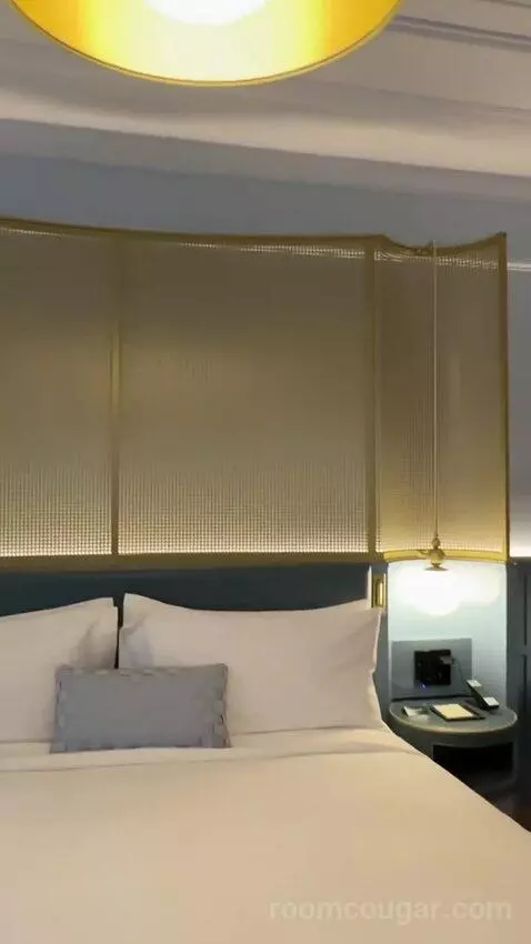 Wonderful King Room with City View bed picture #5