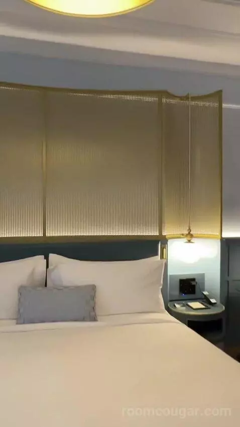 Wonderful King Room with City View bed picture #6