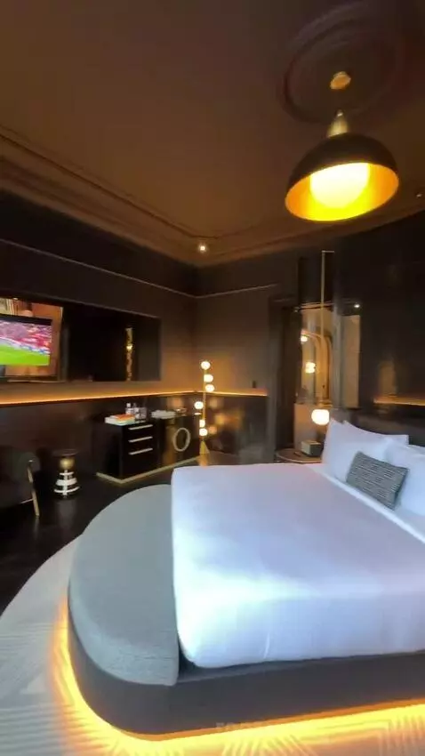 Extreme Wow Suite, 1 Bedroom Presidential Suite, 1 King, City View, Balcony, Fireplace bed picture #9