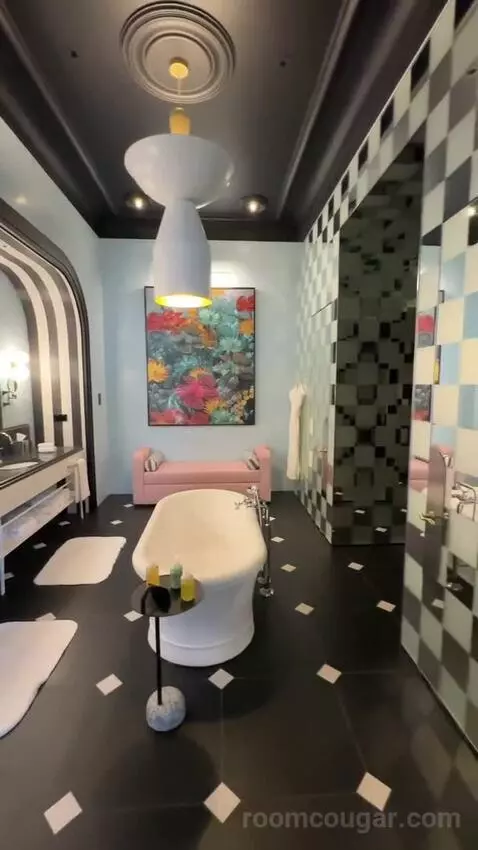 Extreme Wow Suite, 1 Bedroom Presidential Suite, 1 King, City View, Balcony, Fireplace bathroom picture #11