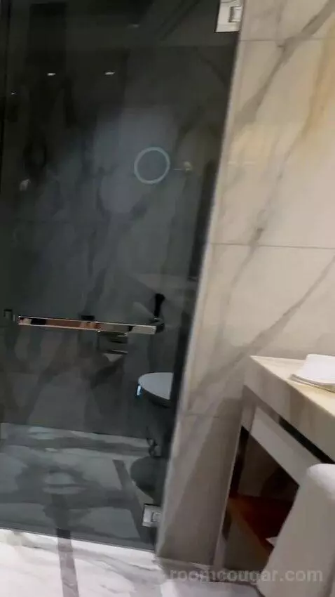 Royal Suite, Club Lounge Access, 1 Bedroom Suite, 1 King bathroom picture #2