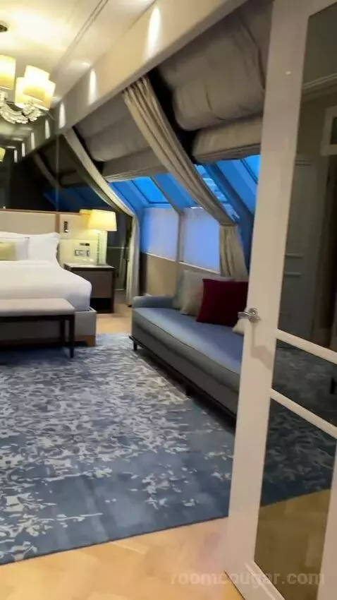 Royal Suite, Club Lounge Access, 1 Bedroom Suite, 1 King bed picture #1