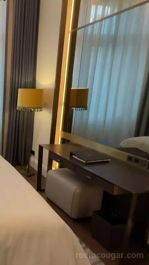 King Room with River View picture #3
