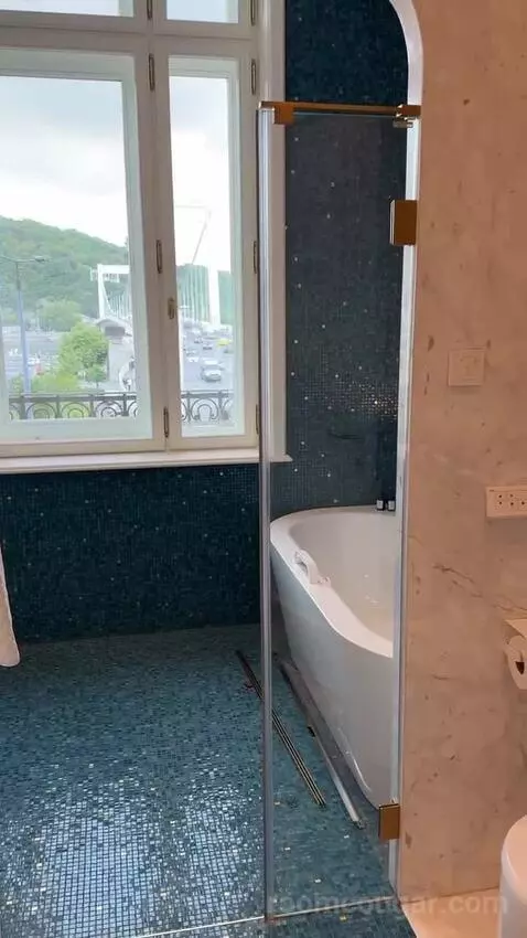 King Room with River View bathroom picture #6