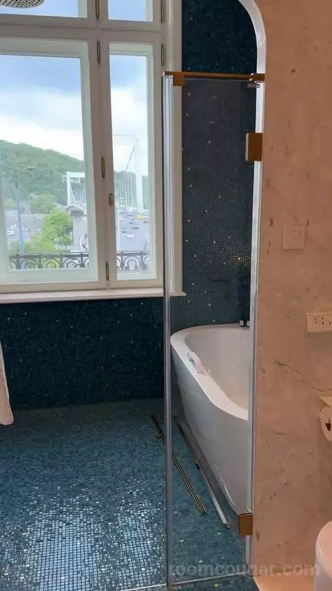 King Room with River View bathroom picture #7