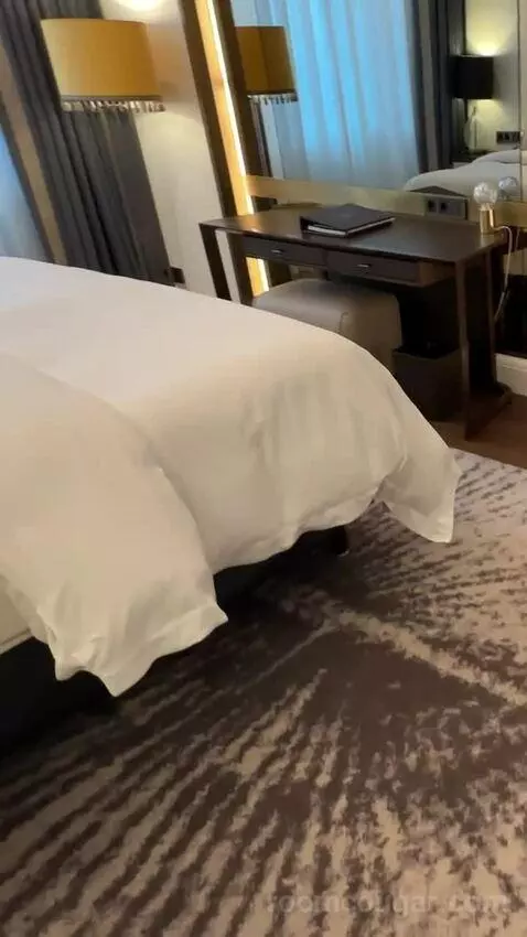 King Room with River View picture #5