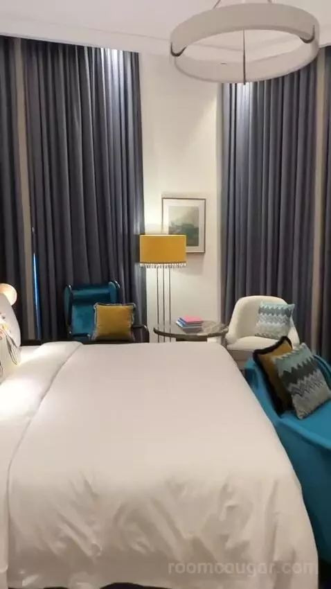 Elisabeth Bridge King Suite with River View bed picture #2