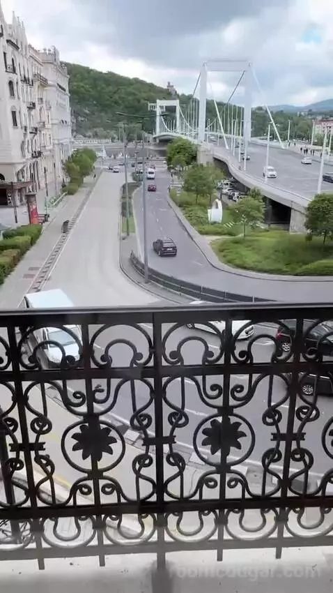 Elisabeth Bridge King Suite with River View view picture #7