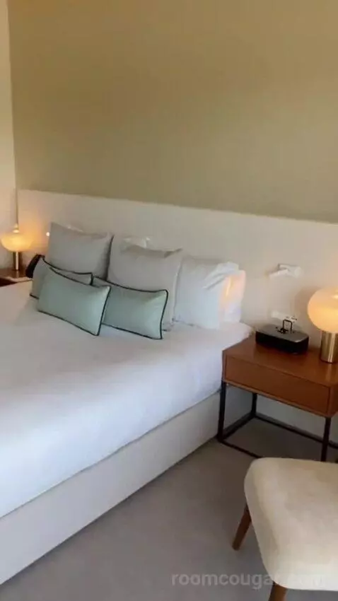 Junior Suite King with Terrace bed picture #1