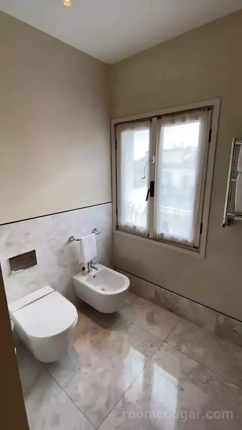 One-Bedroom King Suite with City View (#2500) bathroom picture #8