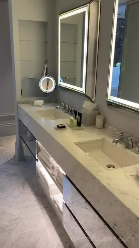 Studio, Suite, 1 King bathroom picture #9