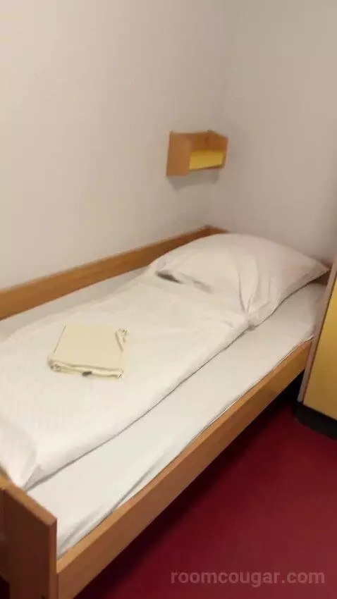 Double Room bed picture #11