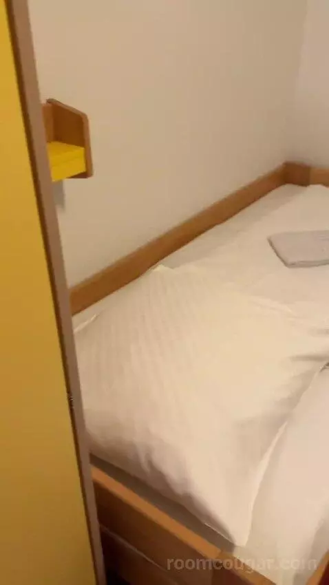 Double Room bed picture #1