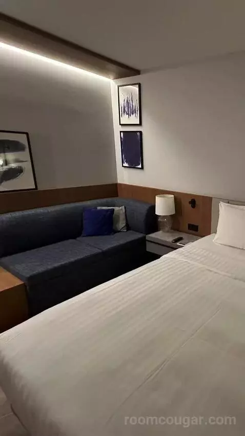 Skyline View, Guest Room, 2 Twin, High Floor bed picture #7