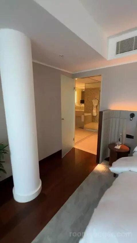 Skyline Junior Suite, Junior Suite, 1 King bed picture #7