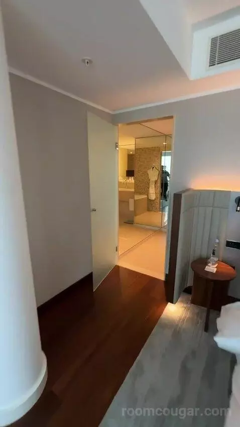 Skyline Junior Suite, Junior Suite, 1 King bed picture #9