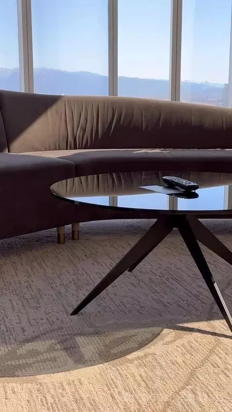 1 Bedroom Suite, 1 King picture #12