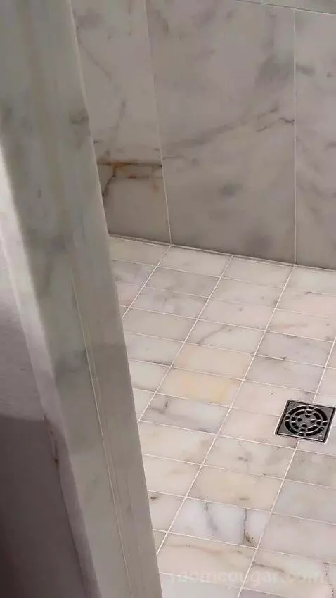 1 Bedroom Suite, 1 King bathroom picture #5