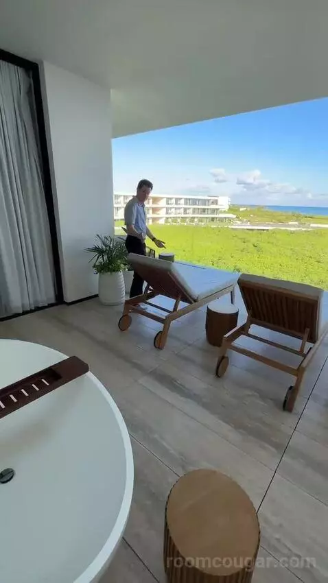 Atlas Suite, 1 King, Ocean View, Outdoor Bathtub, Corner Room, Terrace (#327) view picture #6