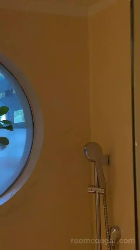 Double Room with Two Double Beds - Beachfront bathroom picture #2