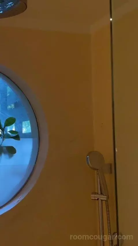 Double Room with Two Double Beds - Beachfront bathroom picture #4