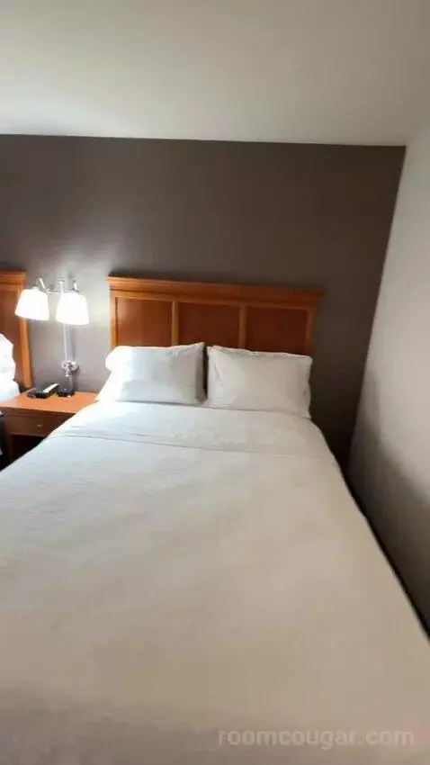 Queen Room with Two Queen Beds (#208) bed picture #2