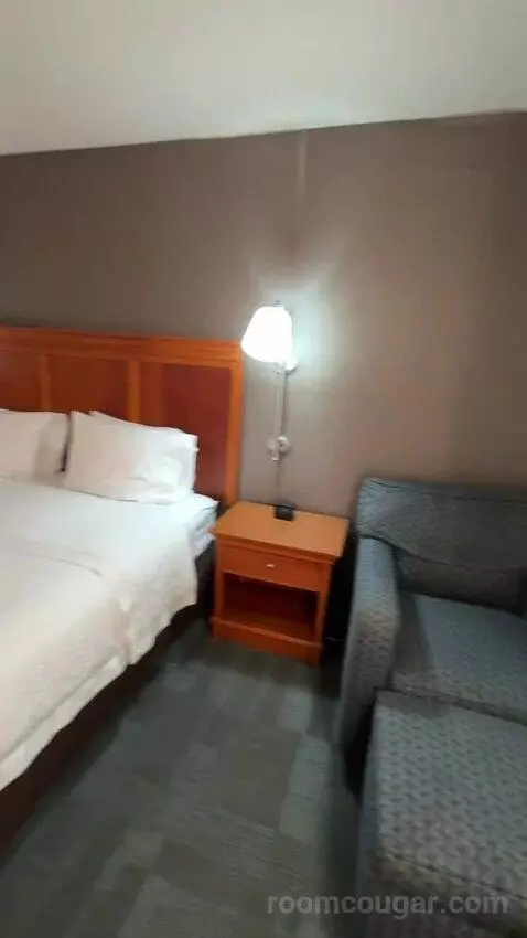 King Room - Mobility Access (#228) bed picture #12