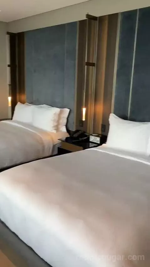 Deluxe Corner Queen Room with Two Queen Beds and City View (#4225) bed picture #5