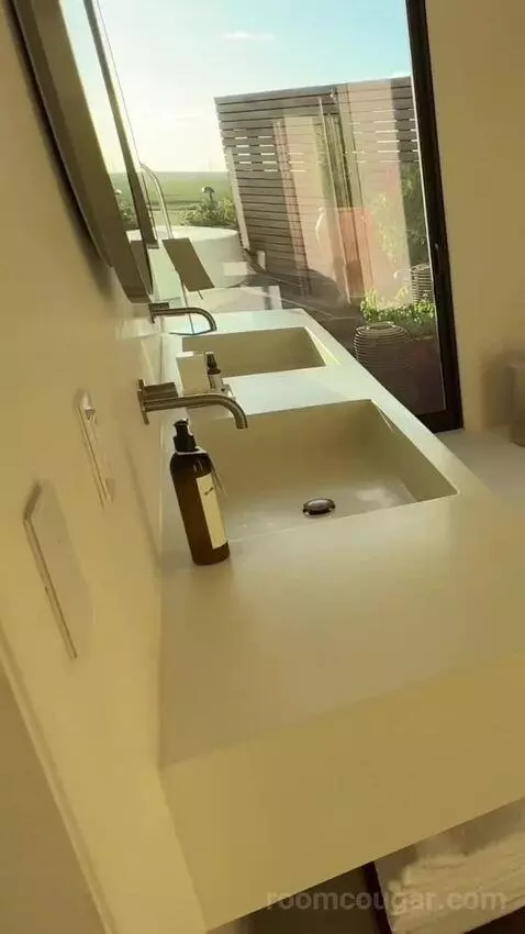 Sky Rooftop Villa bathroom picture #4