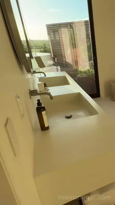Sky Rooftop Villa bathroom picture #6