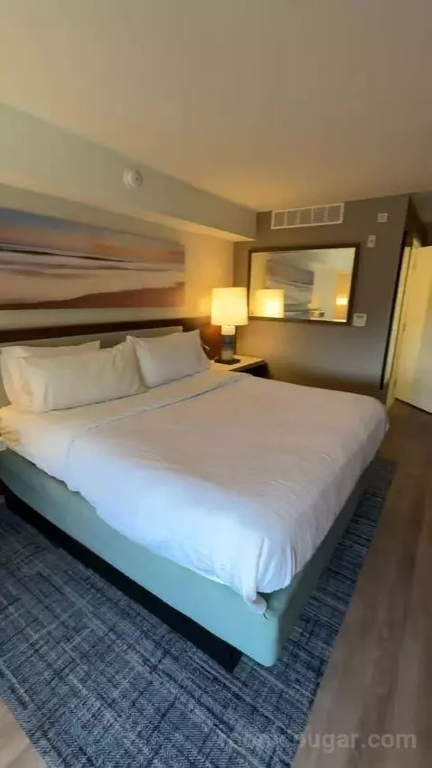 King Room (#261) bed picture #8