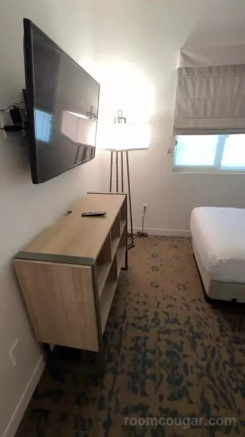 1king 2twin 2rm Suite-Parlor Plus Bedroom bed picture #1