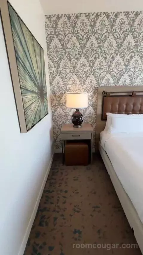 1king 2twin 2rm Suite-Parlor Plus Bedroom bed picture #7