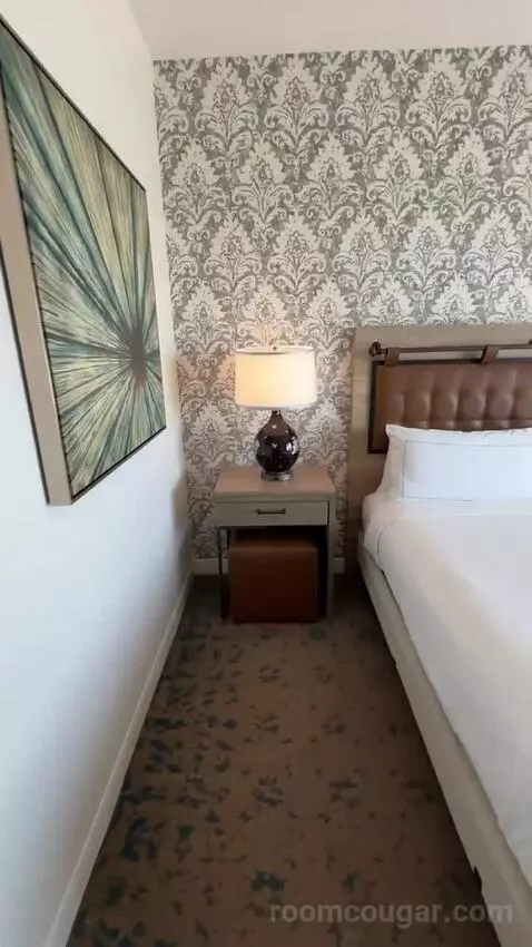 1king 2twin 2rm Suite-Parlor Plus Bedroom bed picture #8