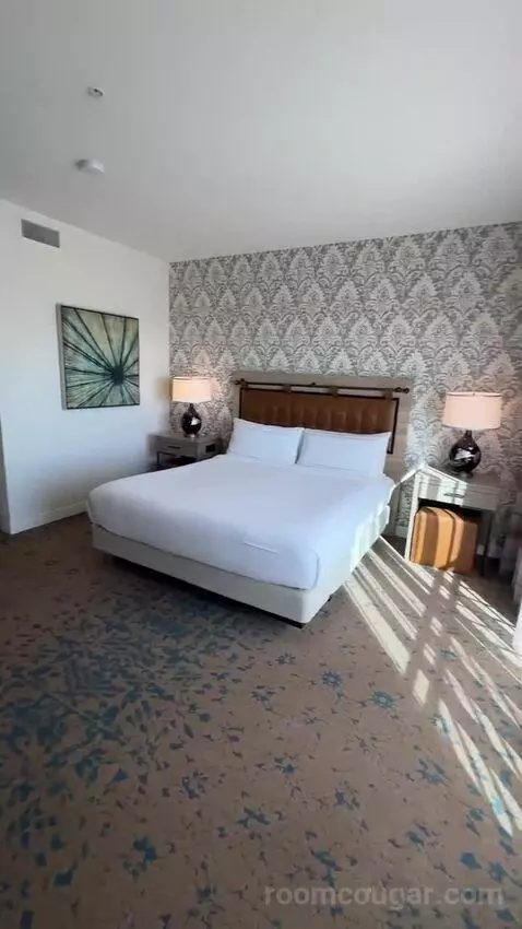 1king 2twin 2rm Suite-Parlor Plus Bedroom bed picture #12