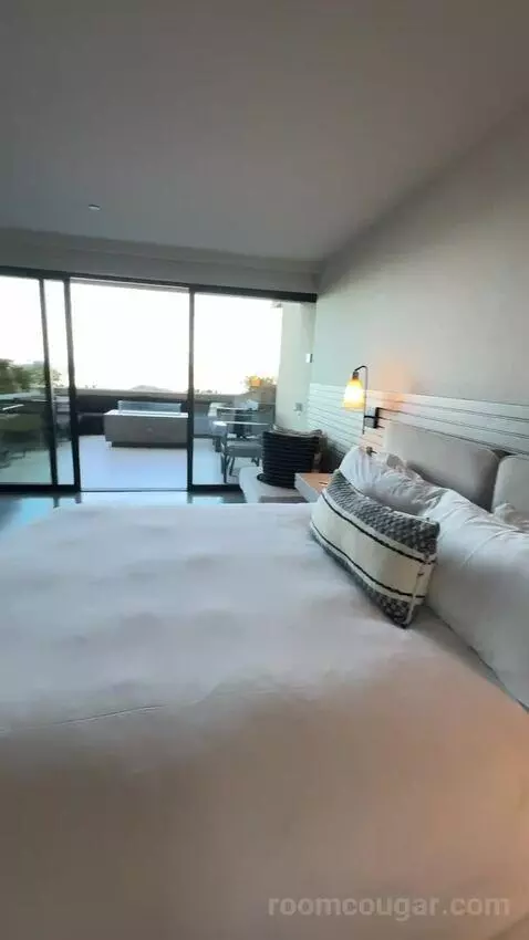 One King Bed Coastline View with Firepit bed picture #8