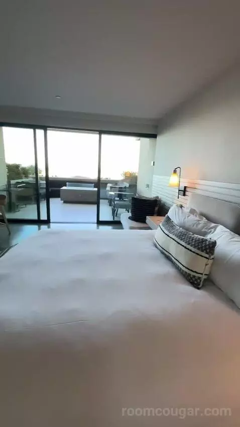 One King Bed Coastline View with Firepit bed picture #9
