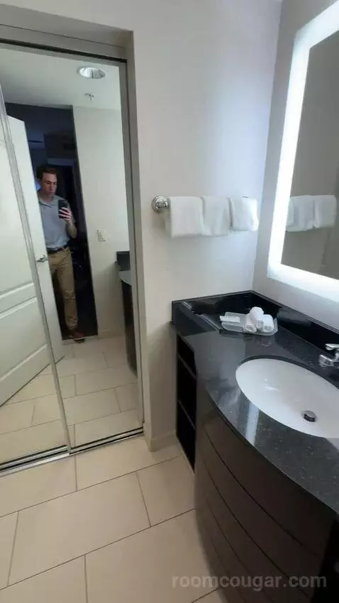 One-Bedroom Queen Suite with Two Queen Beds (#100) bathroom picture #7