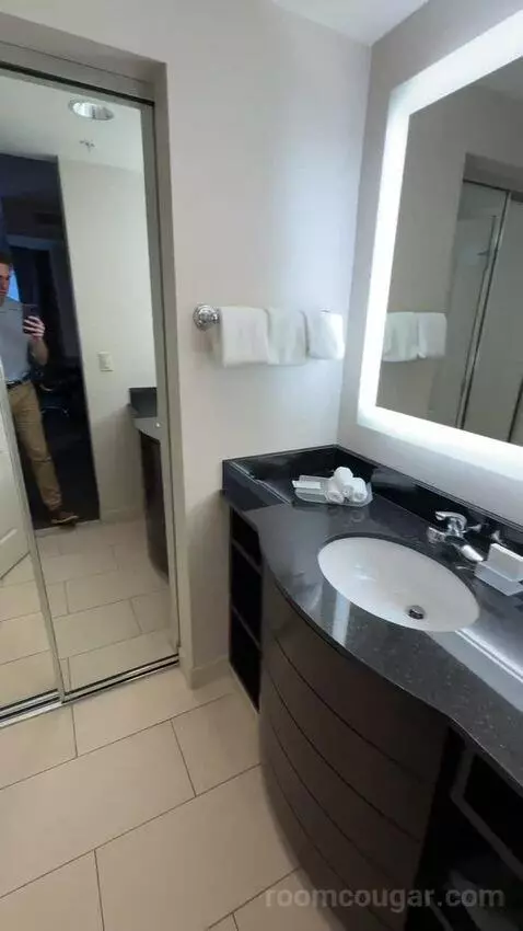 One-Bedroom Queen Suite with Two Queen Beds (#100) bathroom picture #9
