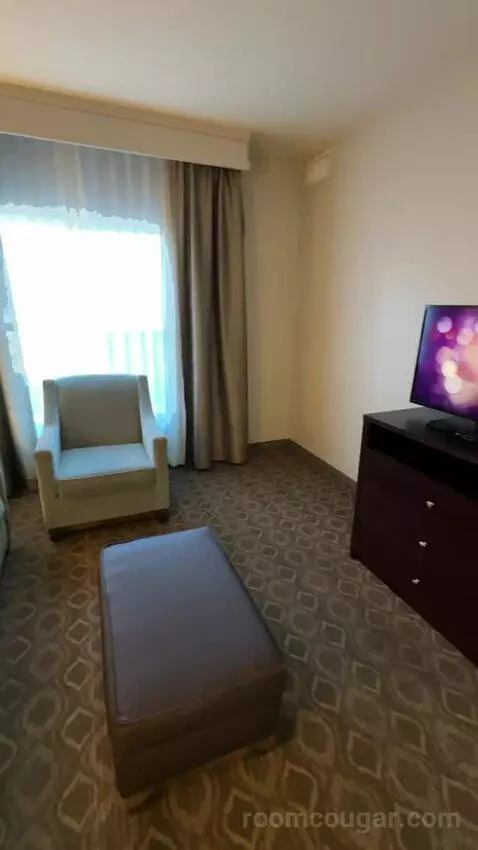 One-Bedroom Queen Suite with Two Queen Beds (#100) picture #8