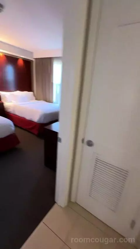1 Bedroom Suite 2 Double, Sofa Bed (#300) bed picture #2