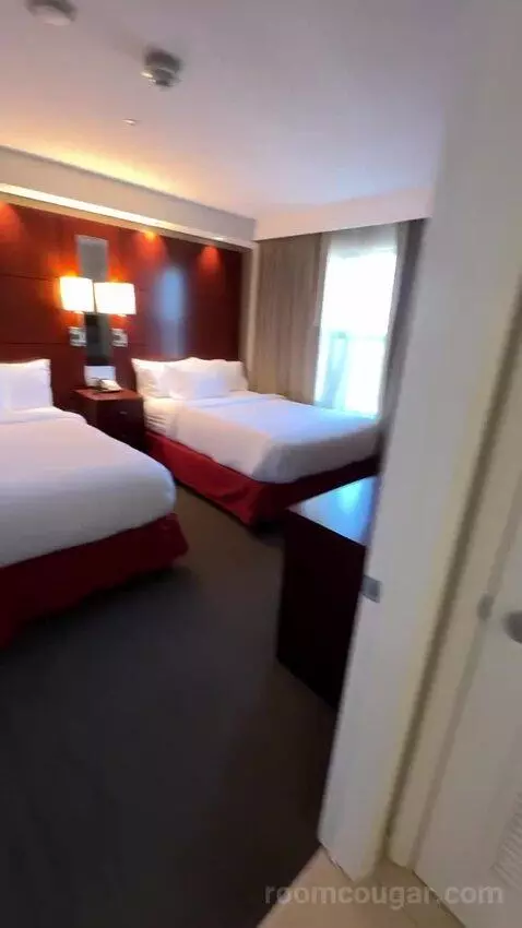 1 Bedroom Suite 2 Double, Sofa Bed (#300) bed picture #4