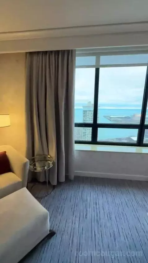 Lakeside Suite, 1 Bedroom Suite, 1 King, Sofa Bed, Lake Michigan View (#2907) bed picture #5