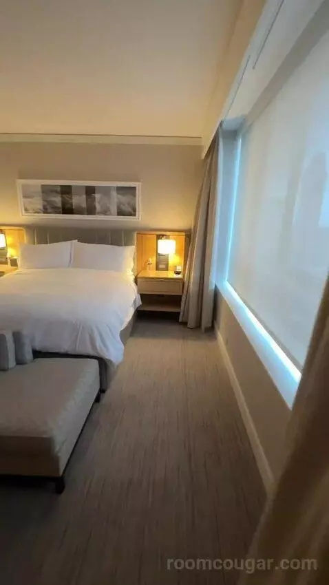Gold Coast Suite (#3001) bed picture #4