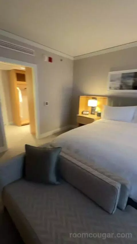 Gold Coast Suite (#3001) bed picture #5