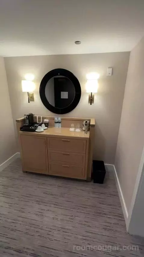 Magnificent Mile Suite (#2724) bathroom picture #1