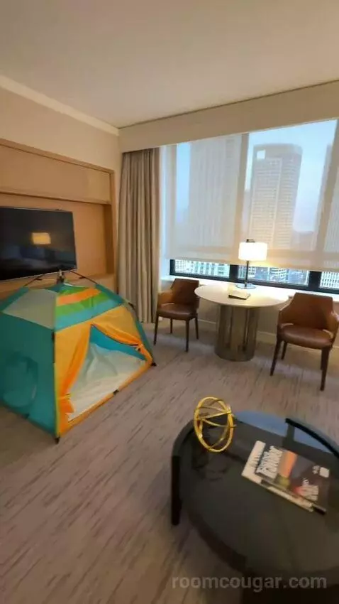 Magnificent Mile Suite (#2724) bed picture #2
