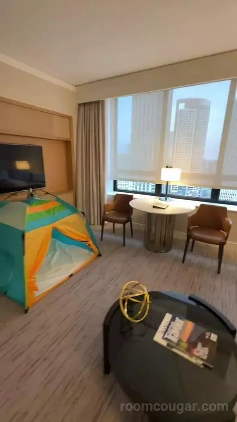 Magnificent Mile Suite (#2724) bed picture #3