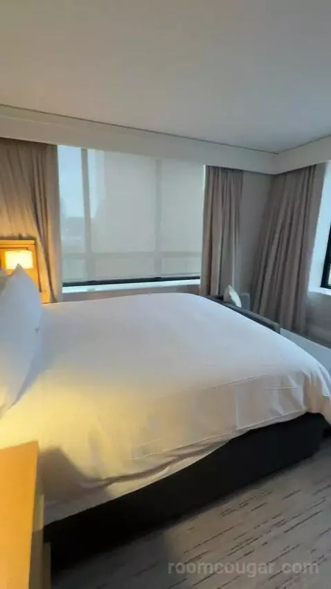 Magnificent Mile Suite (#2724) bed picture #4