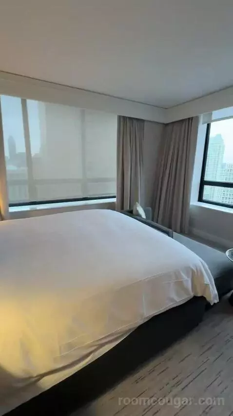 Magnificent Mile Suite (#2724) bed picture #6